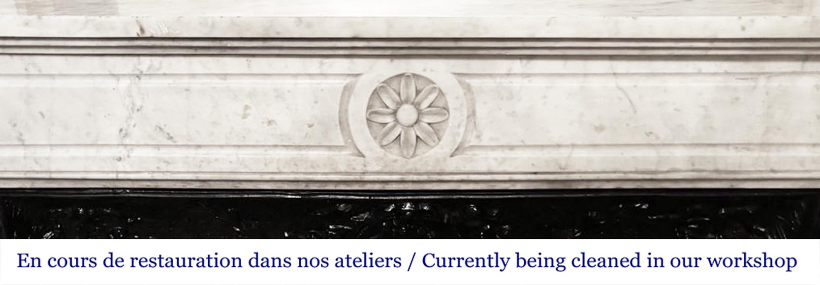 Cheminée de style Louis XVI à coins arrondis, décorée d'une marguerite, en marbre de Carrare-1