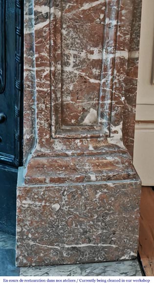 Importante cheminée de style Régence en marbre Rouge Royale Importante cheminée de style Régence en marbre Rouge Royale-7