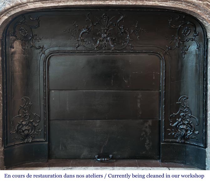 Importante cheminée de style Régence en marbre Rouge Royale Importante cheminée de style Régence en marbre Rouge Royale-8