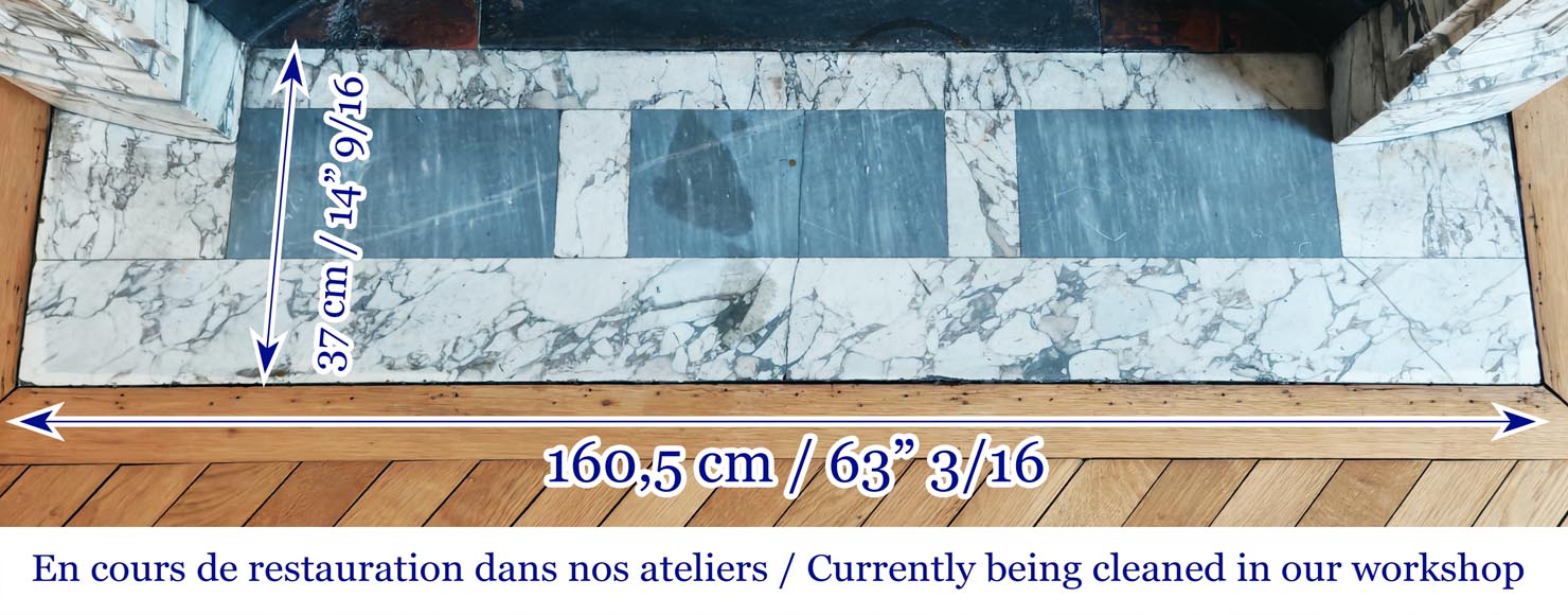 Importante cheminée de style Régence ornée d’une coquille, en marbre brèche violette-15