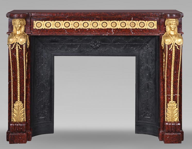 Cheminée de style Louis XVI en marbre rouge griotte et au décor de bronzes dorés Cheminée de style Louis XVI en marbre rouge griotte et au décor de bronzes dorés-0