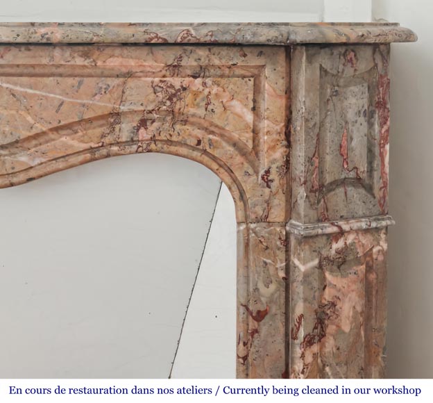 Cheminée de style Louis XV modèle Pompadour en marbre Enjugerais-6
