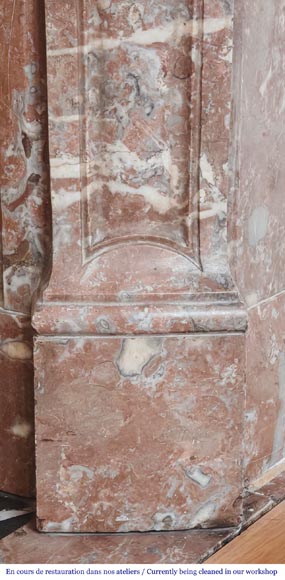 Cheminée de style Louis XV modèle Pompadour, en marbre Rouge du Nord Cheminée de style Louis XV modèle Pompadour, en marbre Rouge du Nord-7