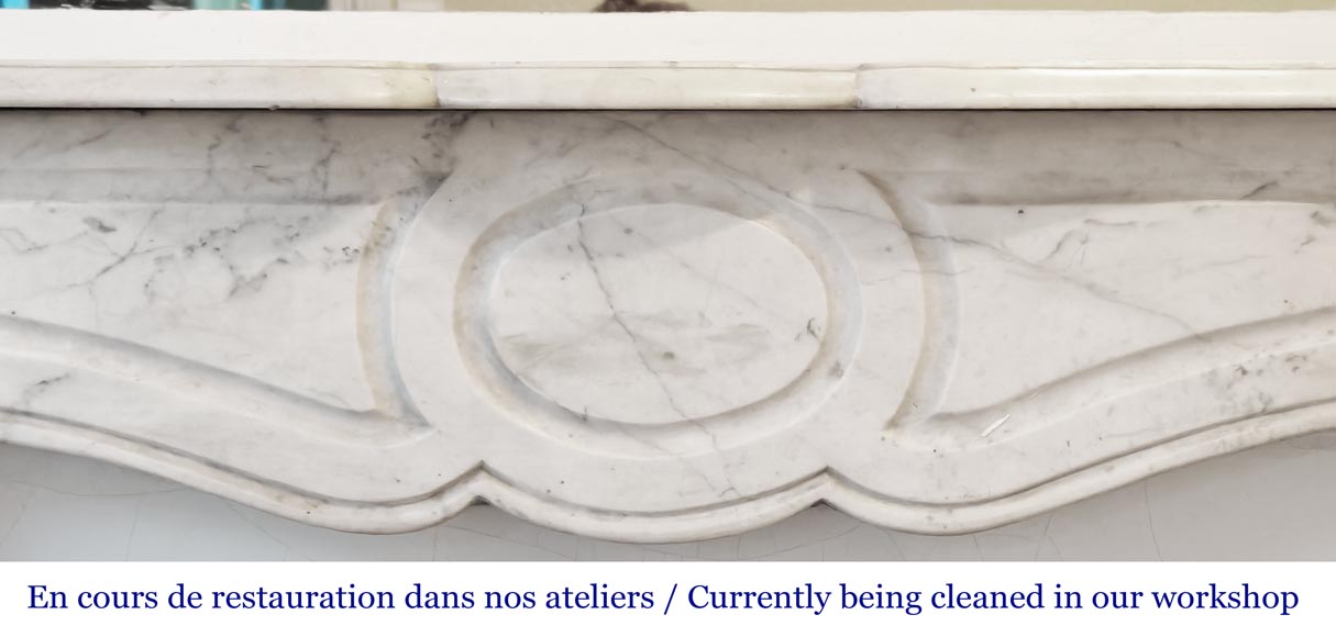 Cheminée de style Louis XV modèle Pompadour, en marbre de Carrare-1