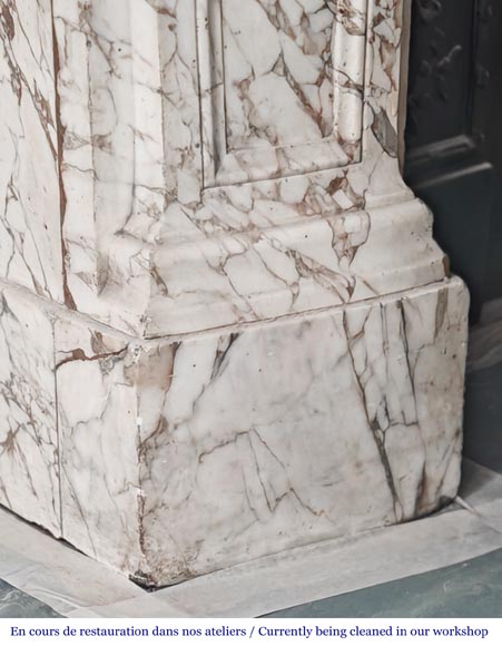 Importante cheminée de style Régence en marbre brèche violette-5