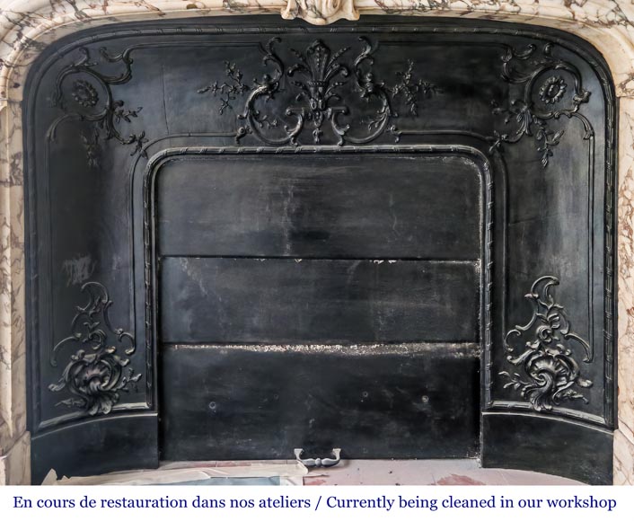 Importante cheminée de style Régence en marbre brèche violette-9