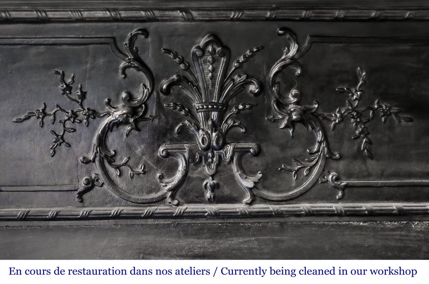 Importante cheminée de style Régence en marbre brèche violette-10