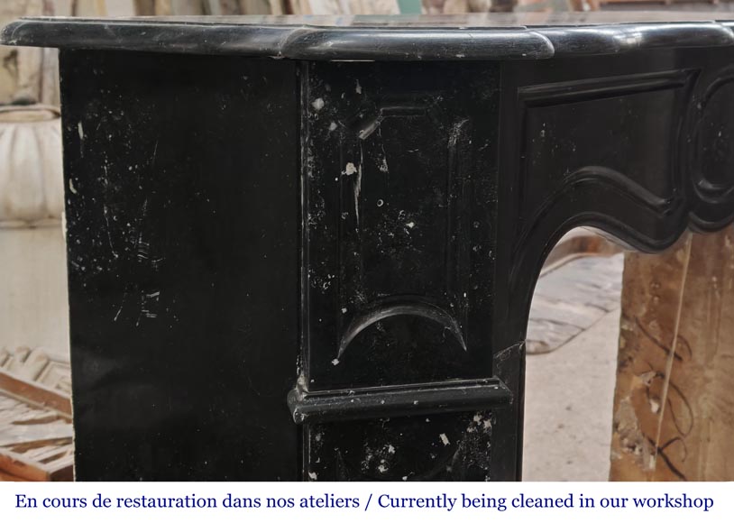 Cheminée de style Louis XV modèle Pompadour en marbre noir moucheté-3