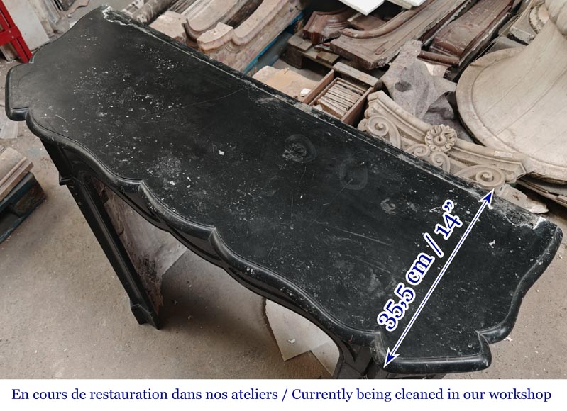 Cheminée de style Louis XV modèle Pompadour en marbre noir moucheté-8