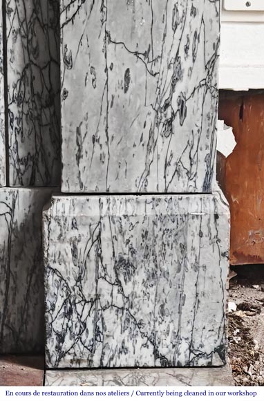 Cheminée de style Napoléon III à modillons, en marbre bleu Turquin-6