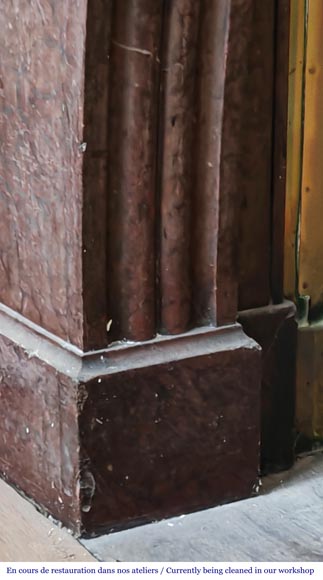 Cheminée de style Napoléon III en marbre griotte avec son intérieur en laiton-4