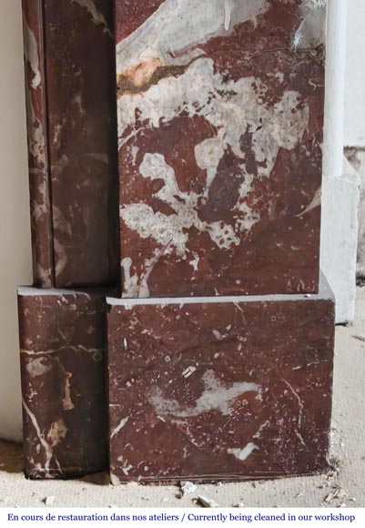 Cheminée de style Napoléon III type modillon, en marbre rouge du nord-7