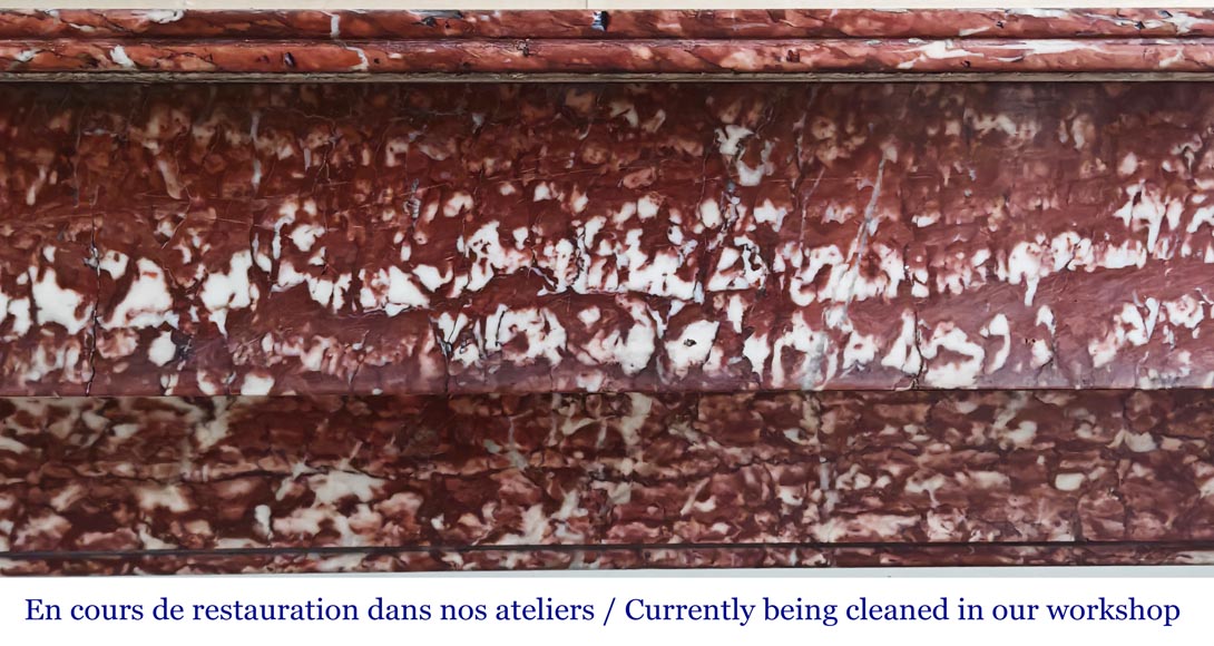 Cheminée de style Napoléon III type modillon en marbre Campan rouge-1