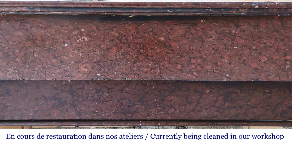 Cheminée de style Napoléon III décorée de feuilles d'acanthe, en marbre rouge griotte-1