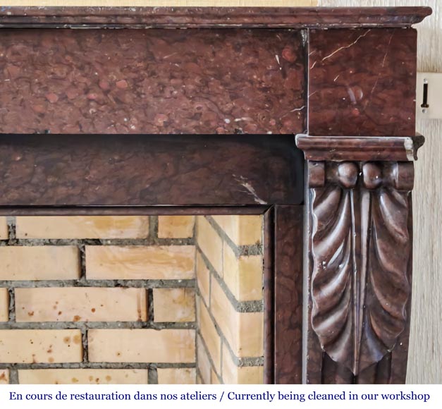 Cheminée de style Napoléon III décorée de feuilles d'acanthe, en marbre rouge griotte-6