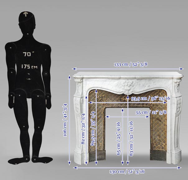 Cheminée de style Louis XV en marbre de Carrare, décorée d'un vase fleuri-14