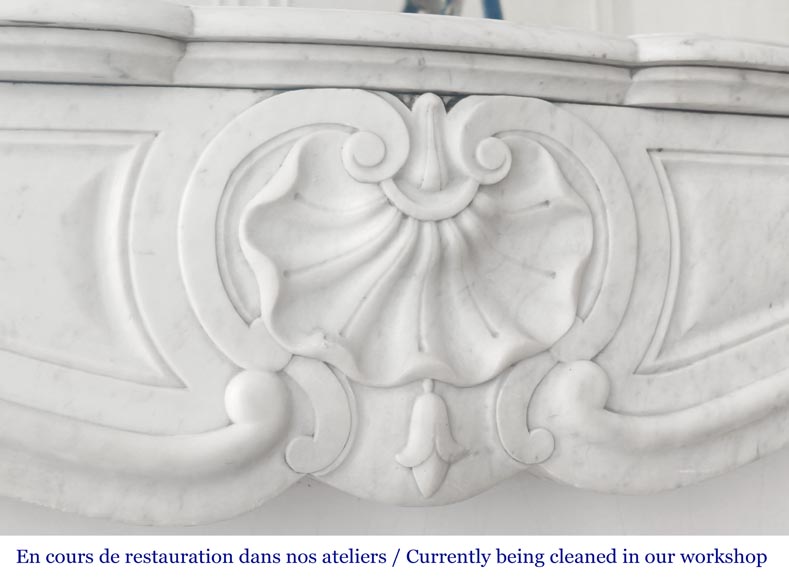 Cheminée de style Louis XV à décor de coquille, en marbre de Carrare Cheminée de style Louis XV à décor de coquille, en marbre de Carrare-2