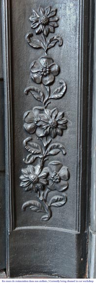 Cheminée de style Louis XVI aux coins arrondis, en marbre bleu turquin Cheminée de style Louis XVI aux coins arrondis, en marbre bleu turquin-9