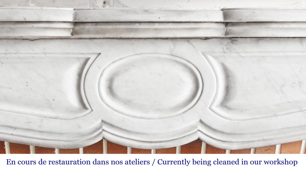 Cheminée de style Louis XV modèle Pompadour, en marbre de Carrare-1