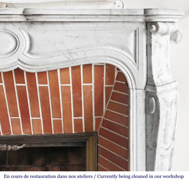 Cheminée de style Louis XV modèle Pompadour, en marbre de Carrare-6