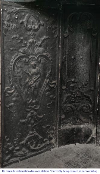 Cheminée de style Louis XV en marbre Sarrancolin très mouvementée-13