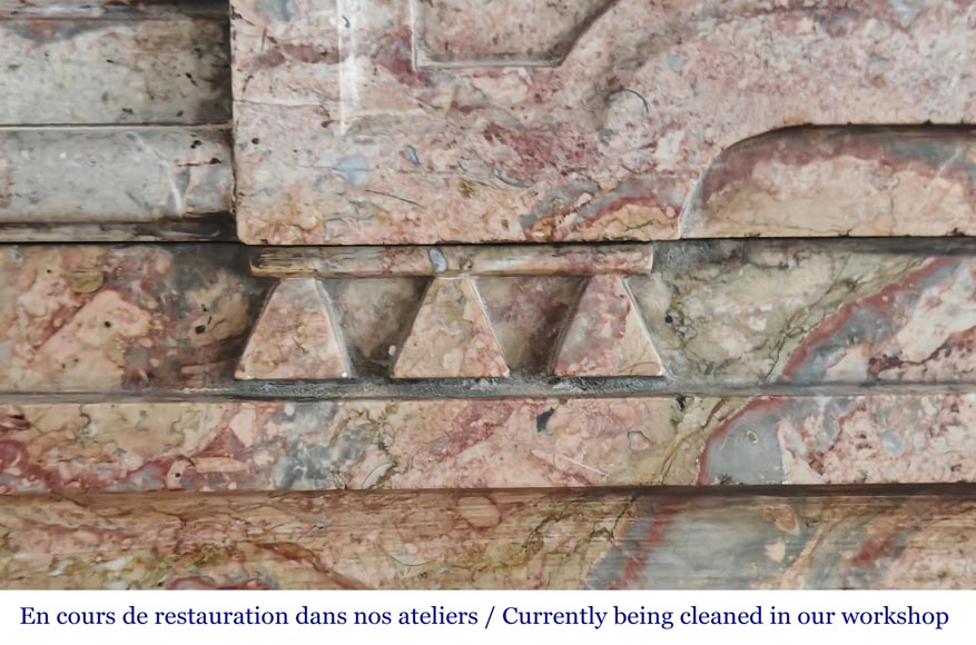 Cheminée de style Louis XVI aux coins arrondis en marbre coloré-2