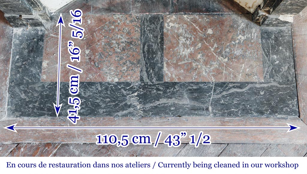 Cheminée d'époque Restauration en marbre gris Saint Anne-6