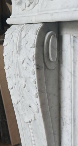 Cheminée de style Louis XVI à décor de perle, en marbre de Carrare Cheminée de style Louis XVI à décor de perle, en marbre de Carrare-3