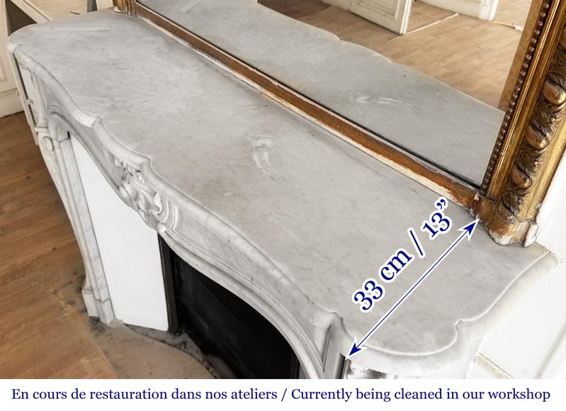Cheminée de style Louis XV décorée d'une coquille, en marbre de Carrare-8