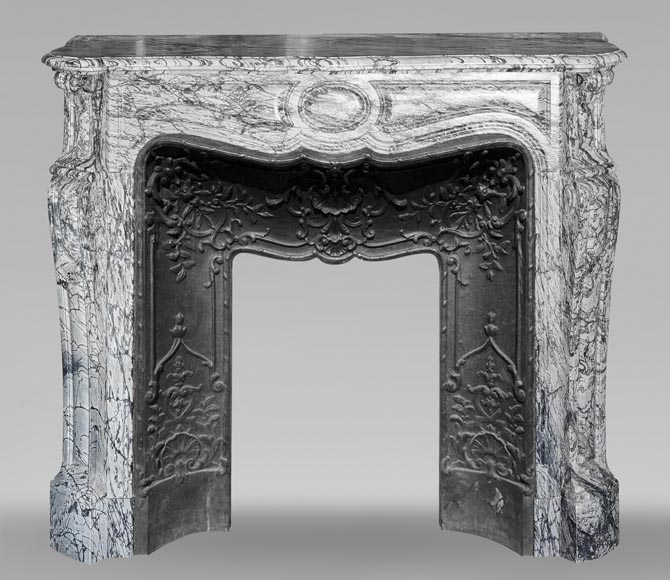 Cheminée de style Louis XV modèle Pompadour en marbre bleu fleuri-0