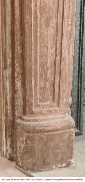 Cheminée en pierre de style Louis XV, ornée d'une palmette Cheminée en pierre de style Louis XV, ornée d'une palmette-4