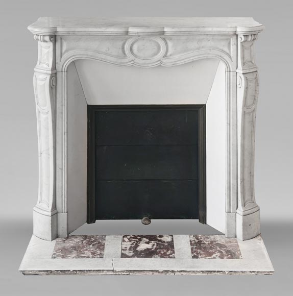 Cheminée de style Louis XV modèle Pompadour en marbre de Carrare-0