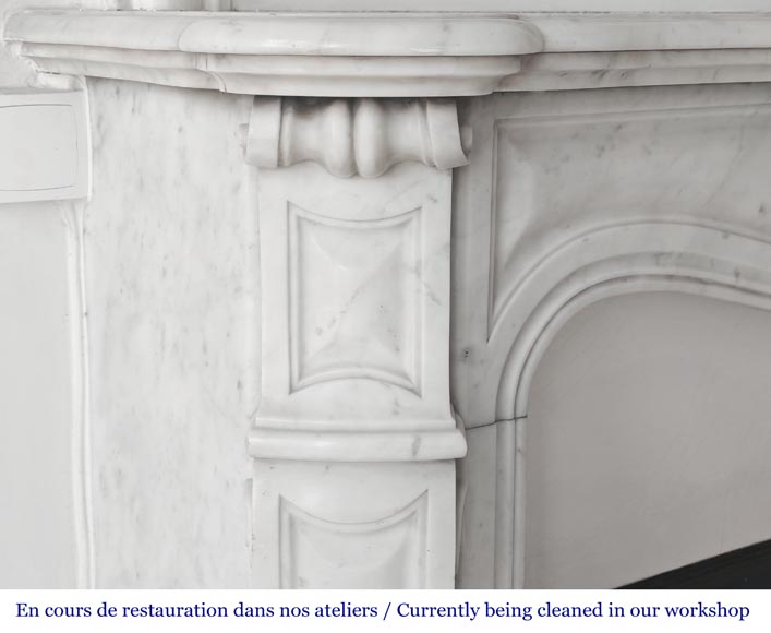 Cheminée de style Louis XV modèle Pompadour en marbre de Carrare-3