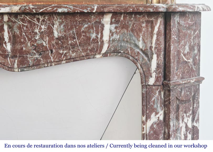 Cheminée de style Louis XV modèle Pompadour en marbre rouge du nord-6
