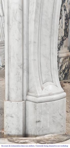 Cheminée de style Louis XV en marbre de Carrare décorée d'une palmette Cheminée de style Louis XV en marbre de Carrare décorée d'une palmette-8