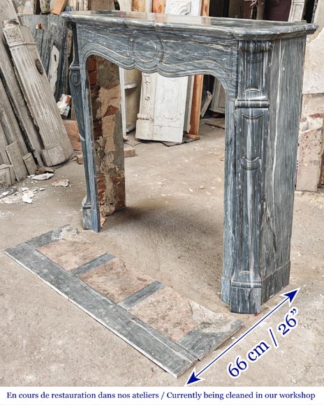Cheminée de style Louis XV modèle Pompadour en marbre bleu turquin-5
