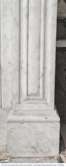Cheminée type modillon d'époque Napoléon III, en marbre de Carrare-7