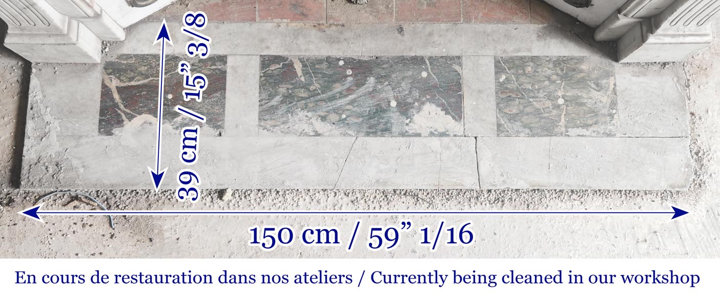 Cheminée d'époque Restauration en marbre de Carrare, à décor de feuille d'eau-9