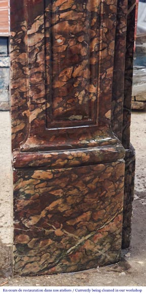 Cheminée de style Louis XV en marbre Campan, décorée d'une coquille Cheminée de style Louis XV en marbre Campan, décorée d'une coquille-7