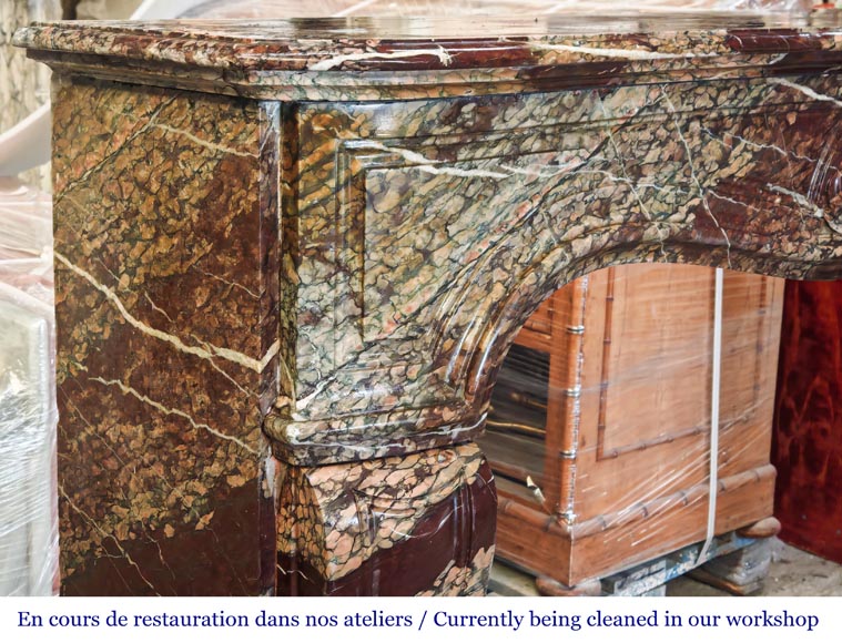Cheminée de style Louis XV en marbre de Campan, décorée d'une coquille Cheminée de style Louis XV en marbre de Campan, décorée d'une coquille-4