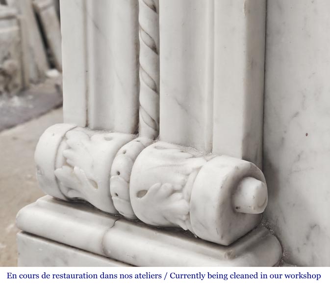 Cheminée de style Louis XVI à décor de perle, en marbre de Carrare-7