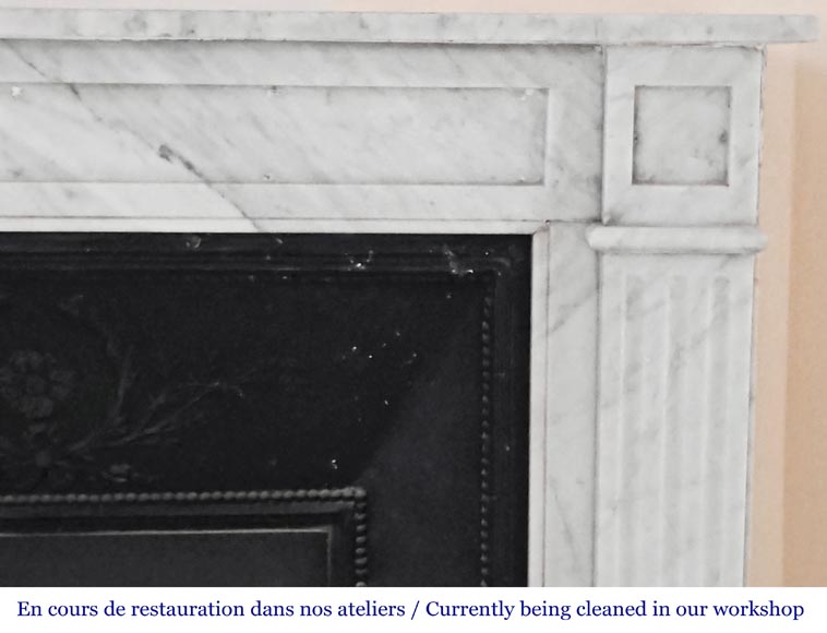Cheminée de style Louis XVI au décor mouluré, en marbre de Carrare Cheminée de style Louis XVI au décor mouluré, en marbre de Carrare-6