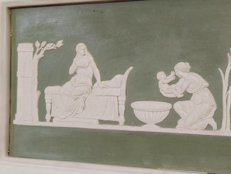 Cheminée de style Victorien à demi colonne ionique, à décor de médaillon de Wedgwood, en marbre statuaire-2