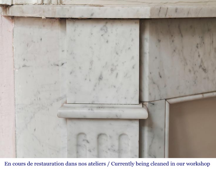 Cheminée de style Louis XVI en marbre de Carrare-3