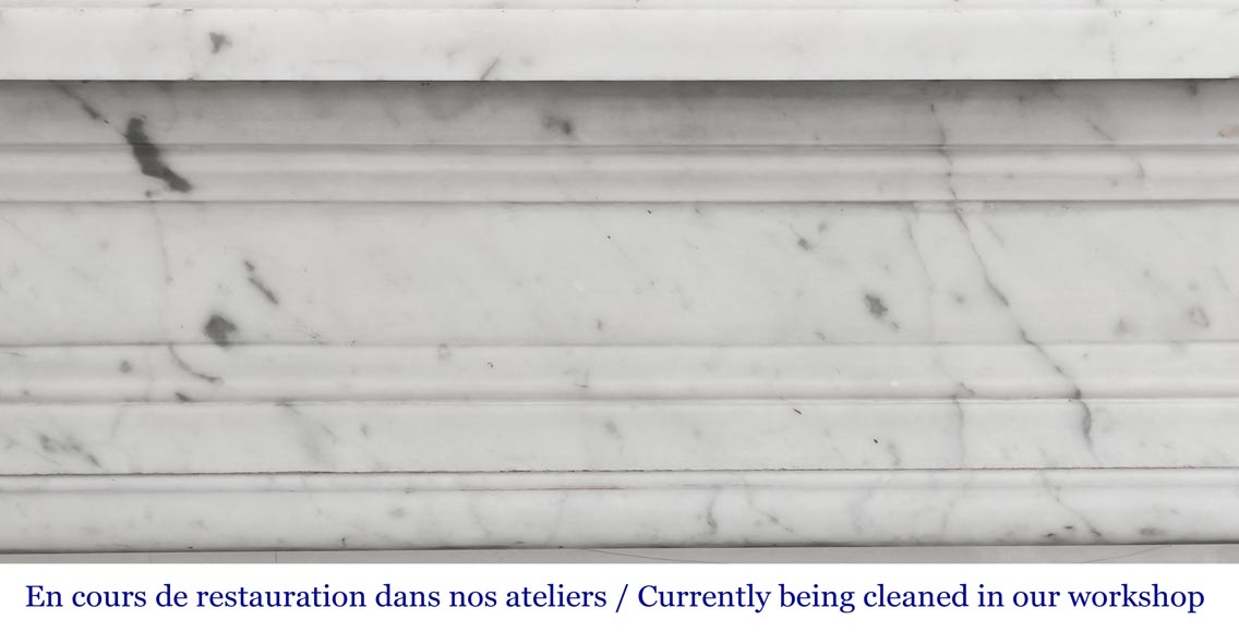Cheminée de style Louis XVI à rosace, en marbre de Carrare veiné Cheminée de style Louis XVI à rosace, en marbre de Carrare veiné-1