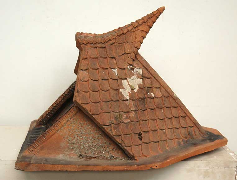 Décoration de toit ancienne en terre cuite-3