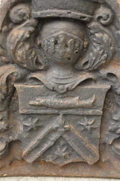 Plaque de cheminée ancienne aux armes de la famille Brétel de Grémonville-1