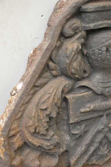 Plaque de cheminée ancienne aux armes de la famille Brétel de Grémonville-4
