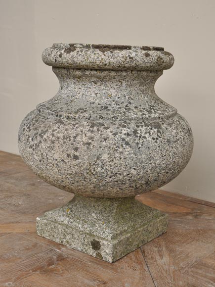 Ancienne paire de vases de jardin en granite-3