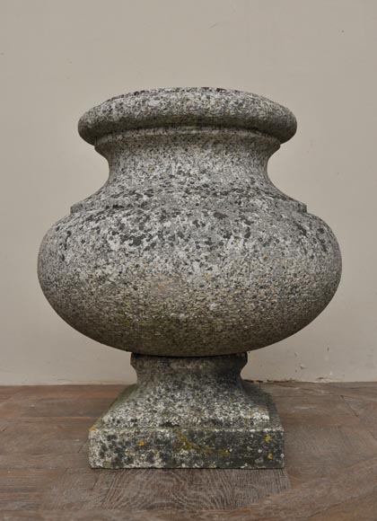Ancienne paire de vases de jardin en granite-4